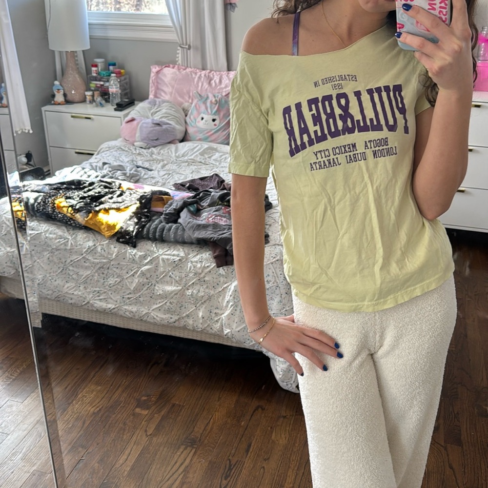 cut neckline, trendy, casual